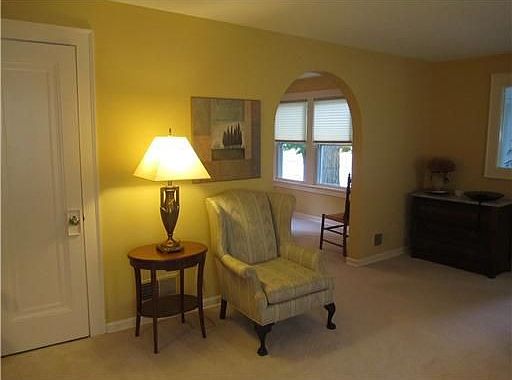 4th image of 801 Emerson Ave