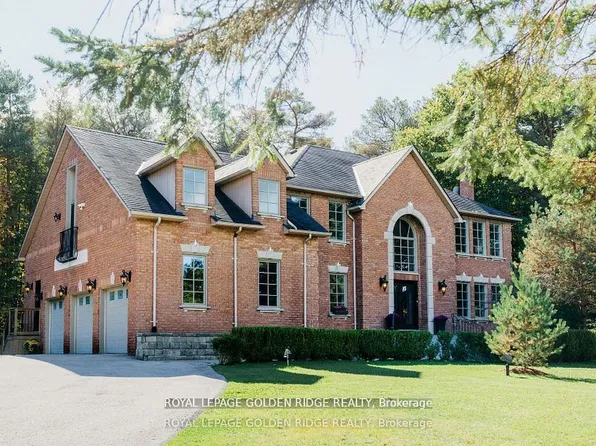8 Greenvalley Cir, Whitchurch Stouffville, ON L4A 2L4