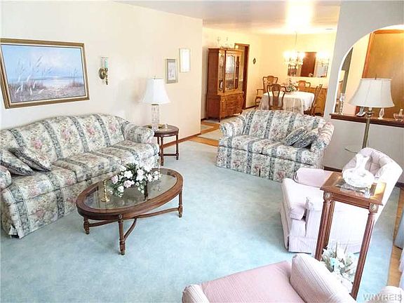 4th image of 84 Suburban Ct