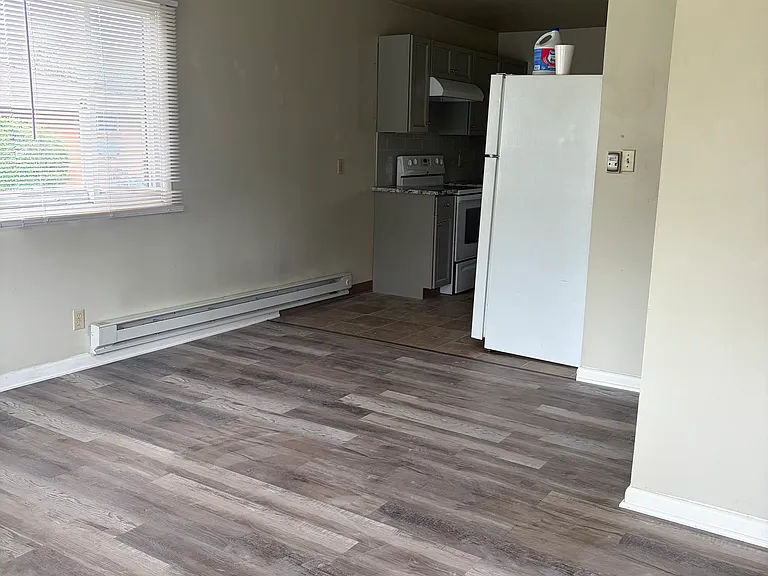 1004 Castlerock Dr — Photo 5