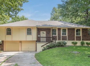 204 SW 25th St Ct, Blue Springs, MO 64015