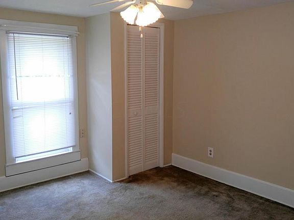 3rd image of 216 Hill St
