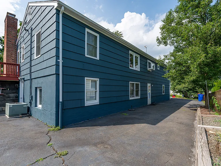 4 Yale St #1 — Photo 18