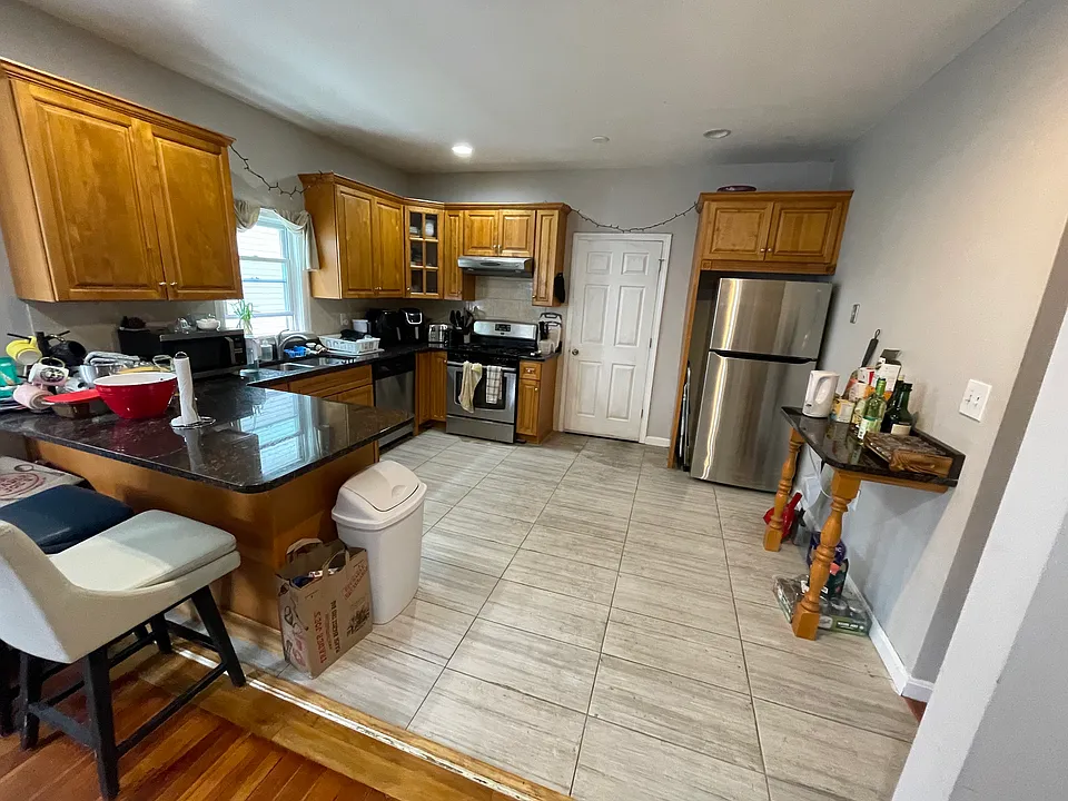 28-72 Quint ave