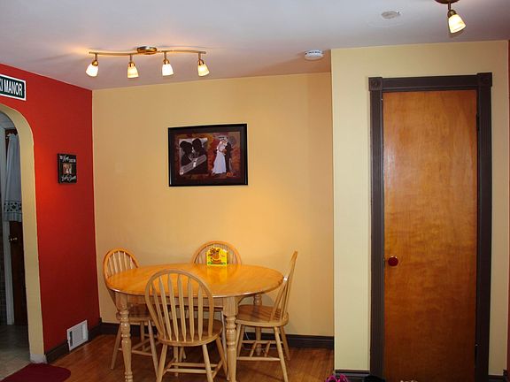 4th image of 15 Whitford Ave