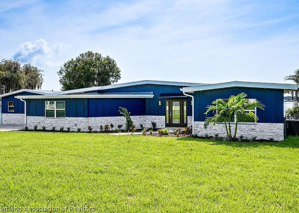 1216 Lake Clay Dr