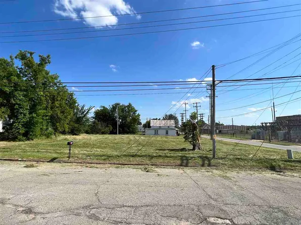 217 W Maple St, Cushing, OK 74023