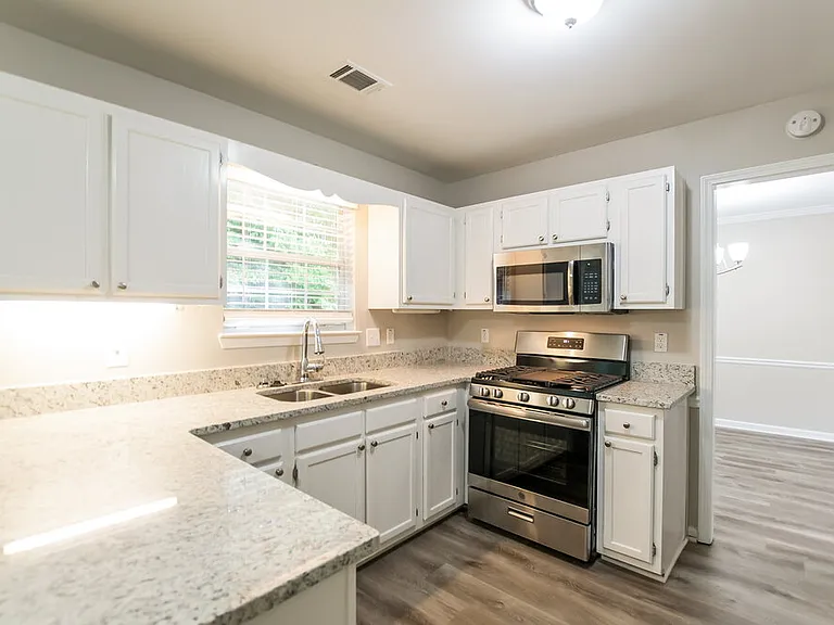 520 Brooksdale Dr — Photo 7