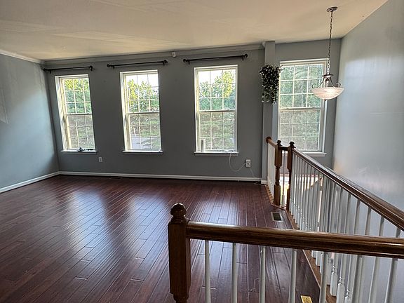 2nd image of 684 Millhouse Dr