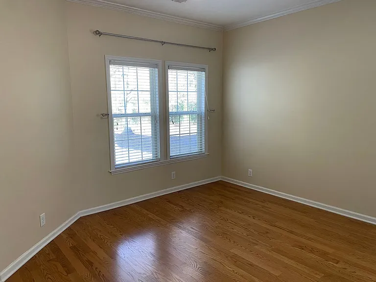 621 Riverwood Dr SE — Photo 24