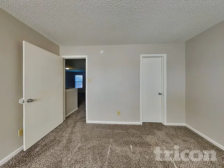 2168 Olympia Dr — Photo 10