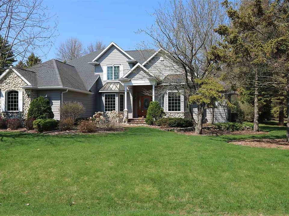 Welcome to 1525 Hidden Acres Lane!