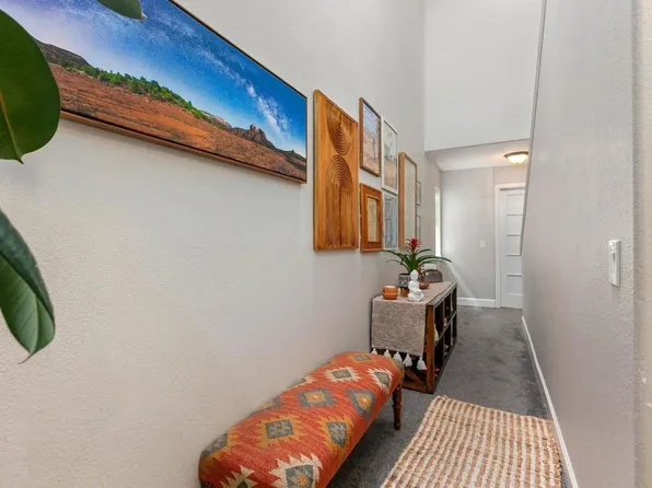 4556 Cove Dr, Carlsbad, CA 92008