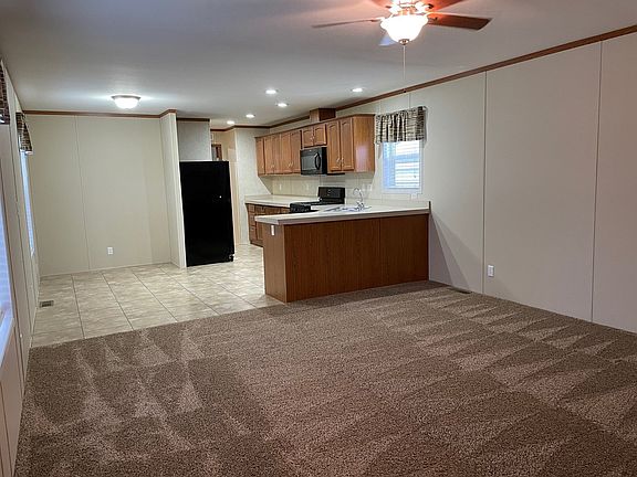 2nd image of 2050 Four Seasons Dr #154