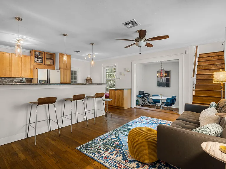 1015 Avondale Rd — Photo 4