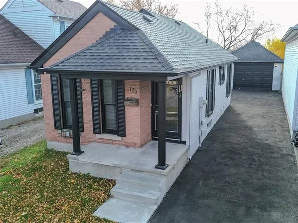 133 Wake Robin Dr, Kitchener, ON N2E 3L6