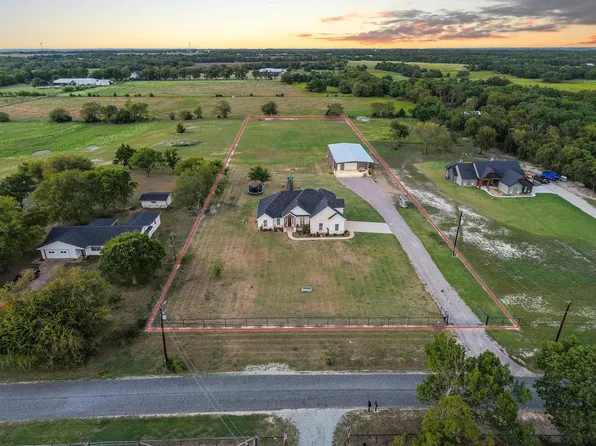 395 Wortham Rd, Whitewright, TX 75491