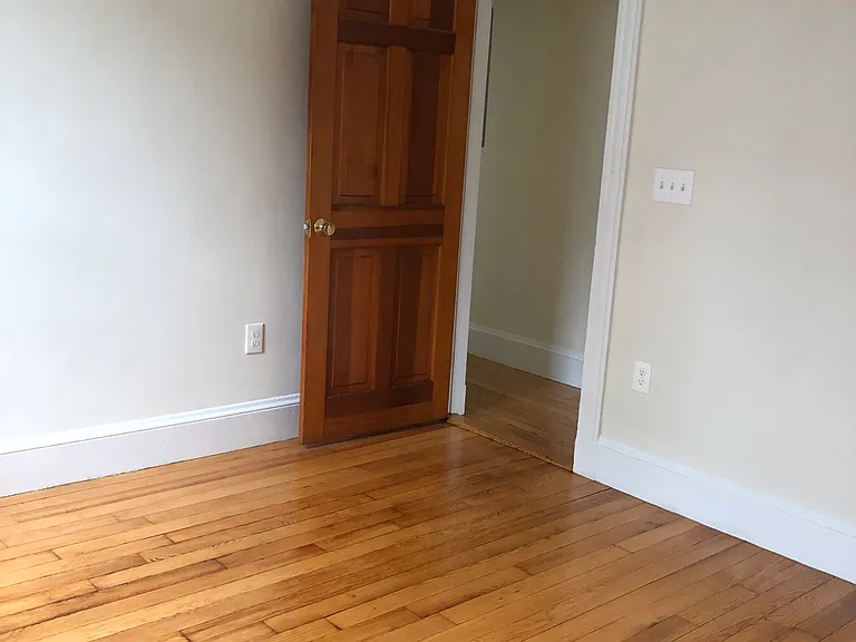 16 Copenger St #4 — Photo 14