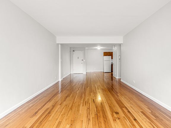 4th image of 65 Park Ter W APT 4A