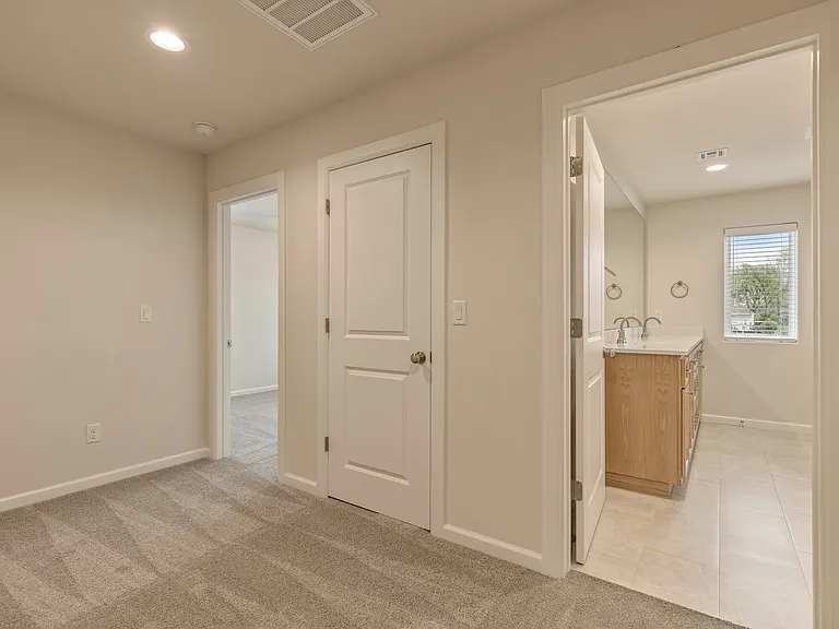 624 N Cedar Ave — Photo 29