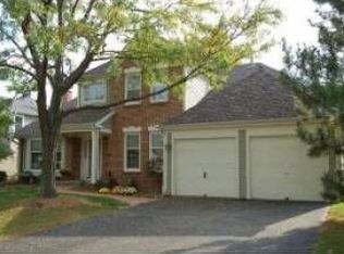 1697 Hampshire Dr, Elk Grove Village, IL 60007