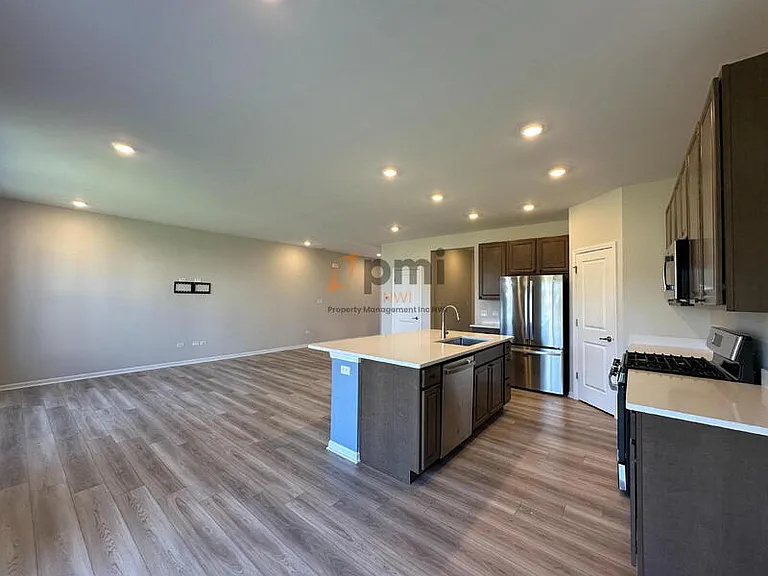 8366 Kannon Dr — Photo 10