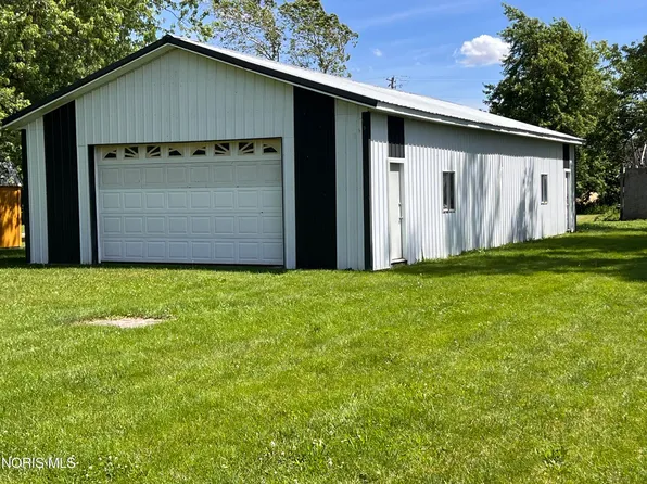 Lewis St, Latty, OH 45855