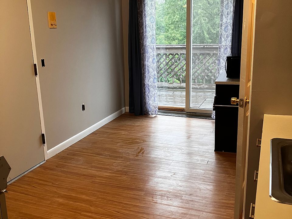 Half of kitchen dinning area.