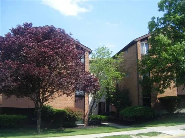 4908 Chalet Dr #407, Saint Bernard, OH 45217