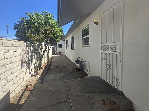 3rd image of 8633 Rosena Ave #A