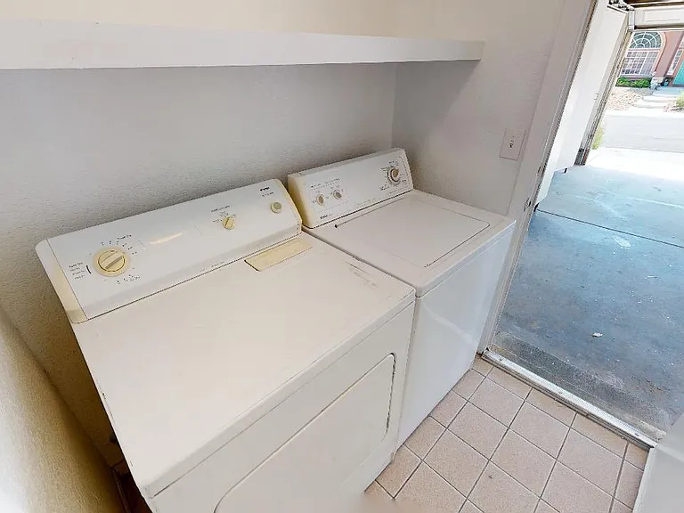 2570 Quail Wood Ct — Photo 19