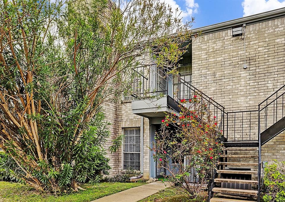 1st image of 6500 Sands Point Dr APT 501