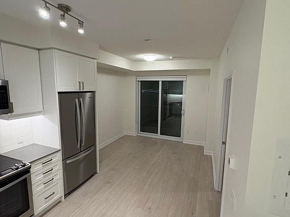 4th image of 8 Nahani Way #2602