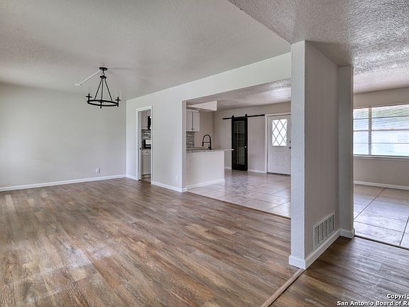 4th image of 4303 FOREST GREEN ST