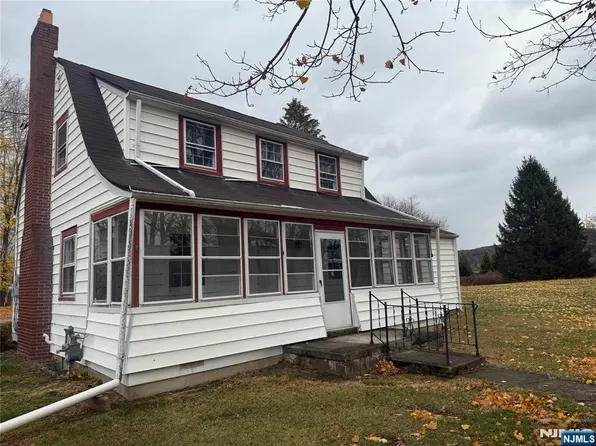 181 White Lake Rd, Lafayette, NJ 07848