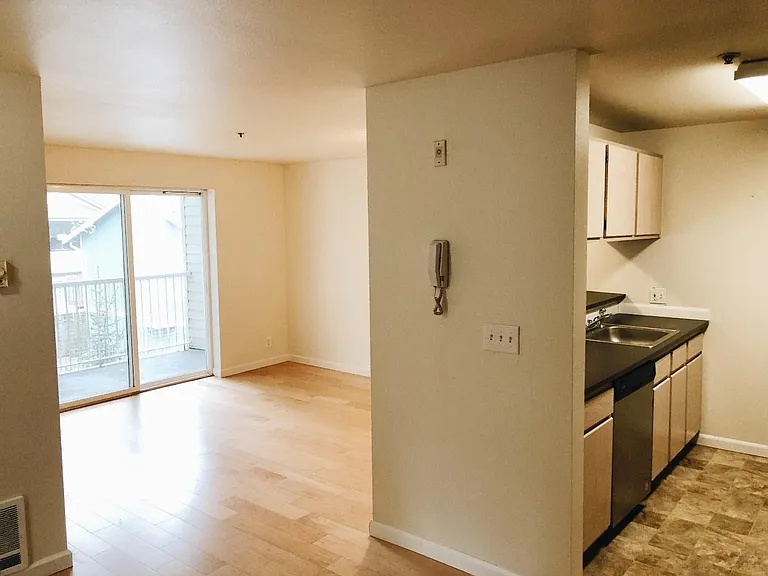 12327 Roosevelt Way NE #A206 — Photo 7