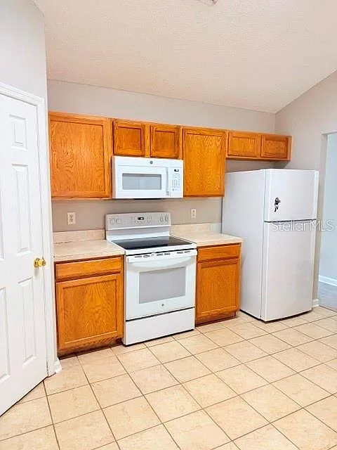 3 bed, 1.0 bath, 1262 sqft, $1,400 — Photo 4