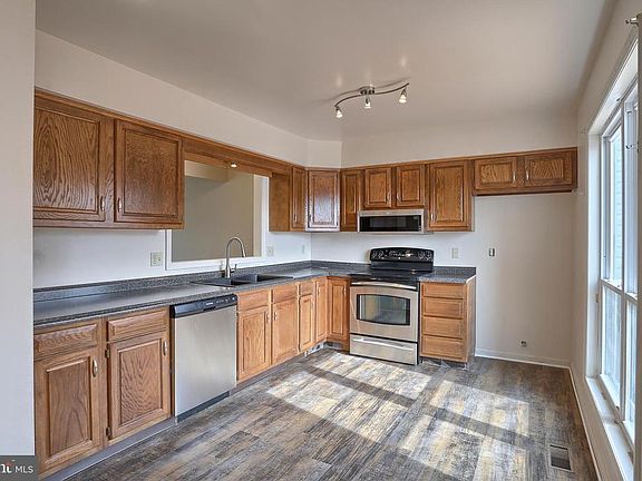 3rd image of 1735 Creek Vista Dr