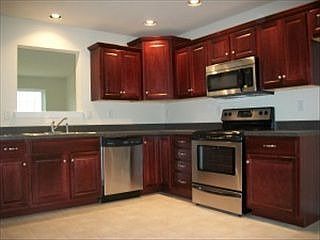 2nd image of 130 Gentlemens Way