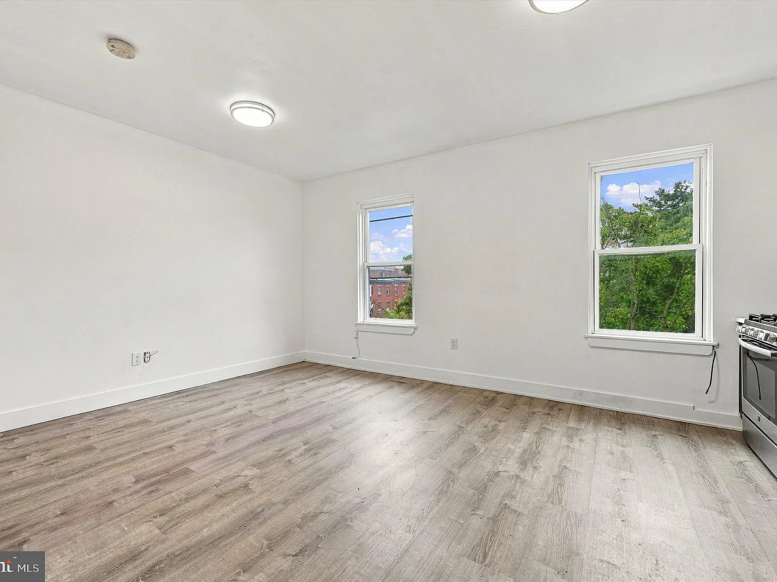 1 bed, 1.0 bath, 3365 sqft, $1,250 — Photo 4