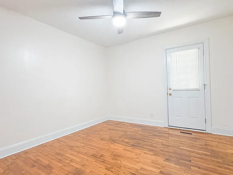 946 McKimmon Rd — Photo 12