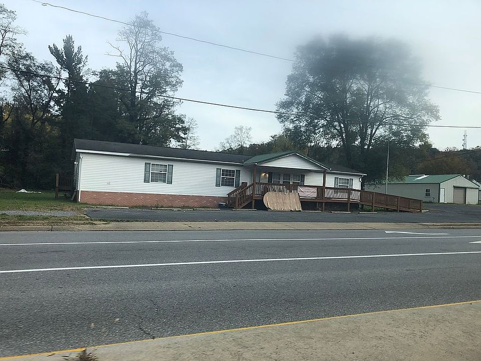 2nd image of 903 E Main St