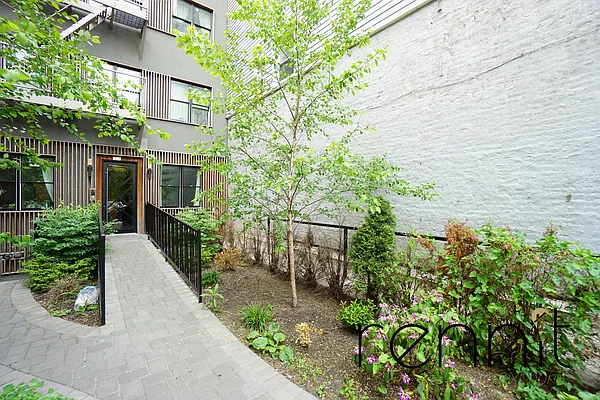 Rented by Rennit Inc. | media 17