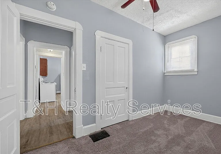100 N Muessing St — Photo 23