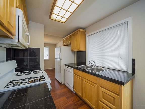 5th image of 11806 SE 317th Pl