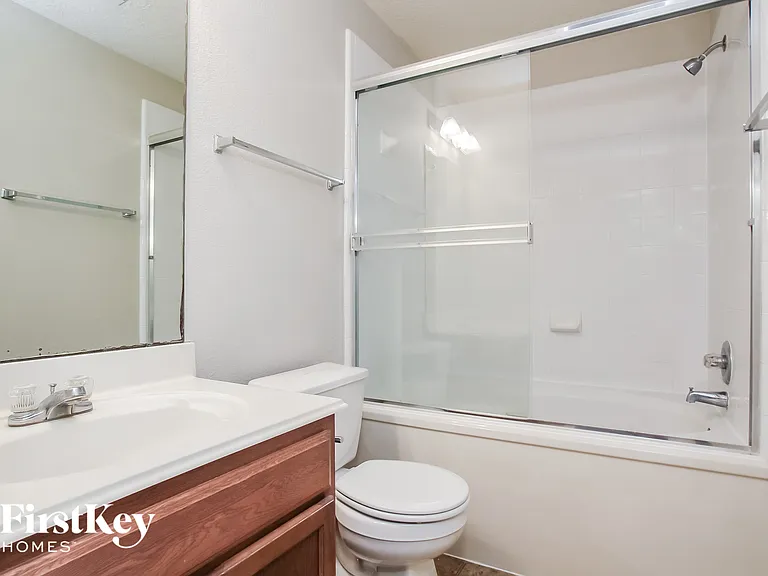 3043 Legends York Dr — Photo 12