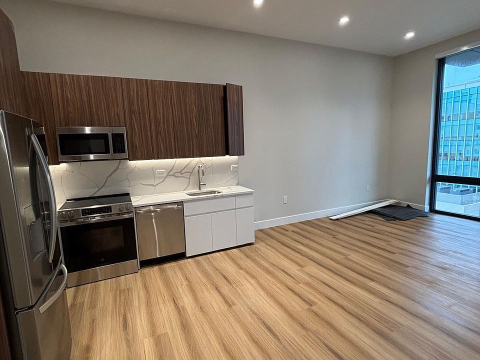 1st image of 303 Washington St #6D