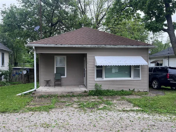 704 Grant St, Taylor Springs, IL 62089