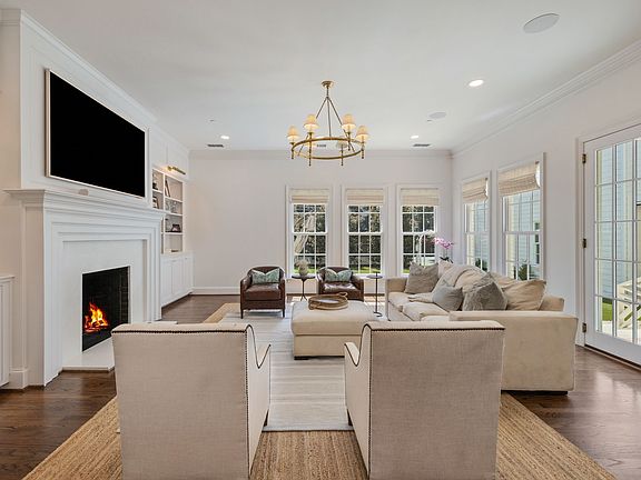5th image of 5844 Glendora Ave