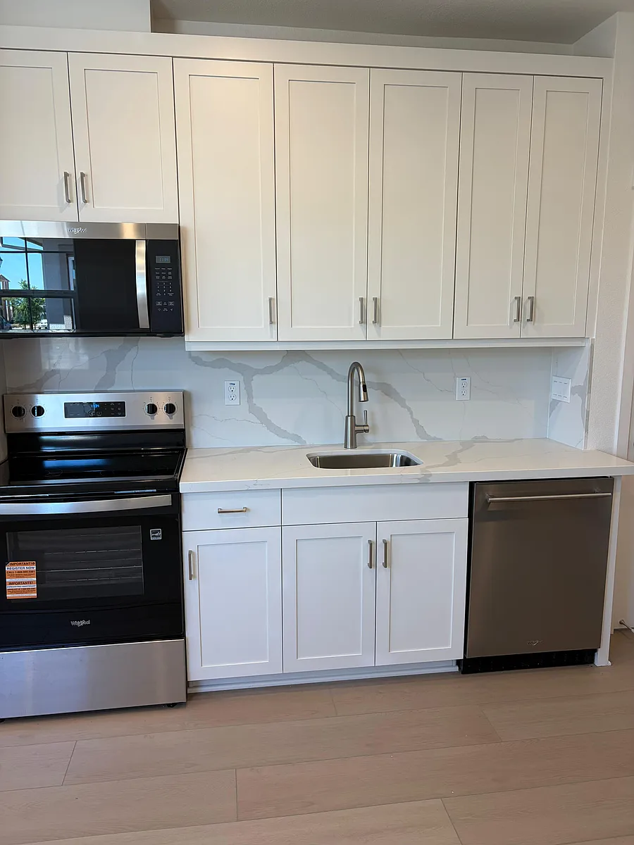 Building Photo - 252 W Rustica Dr